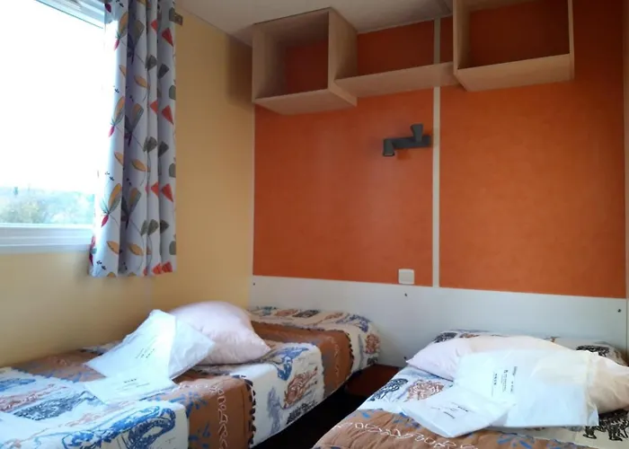 De La Rive نوتر دام دي مونتس